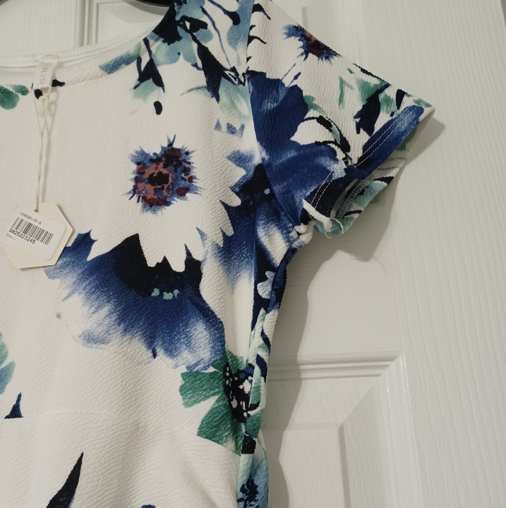 Floral Maternity Dress - Picture 3 of 3